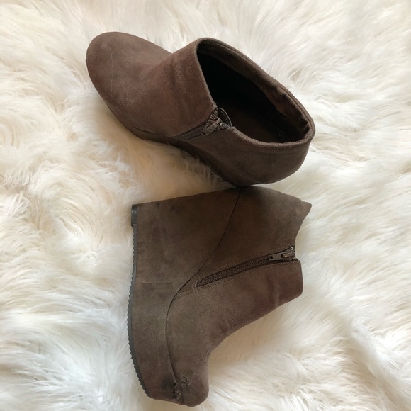 Aldo Wedge Boots - Picture 2 of 2